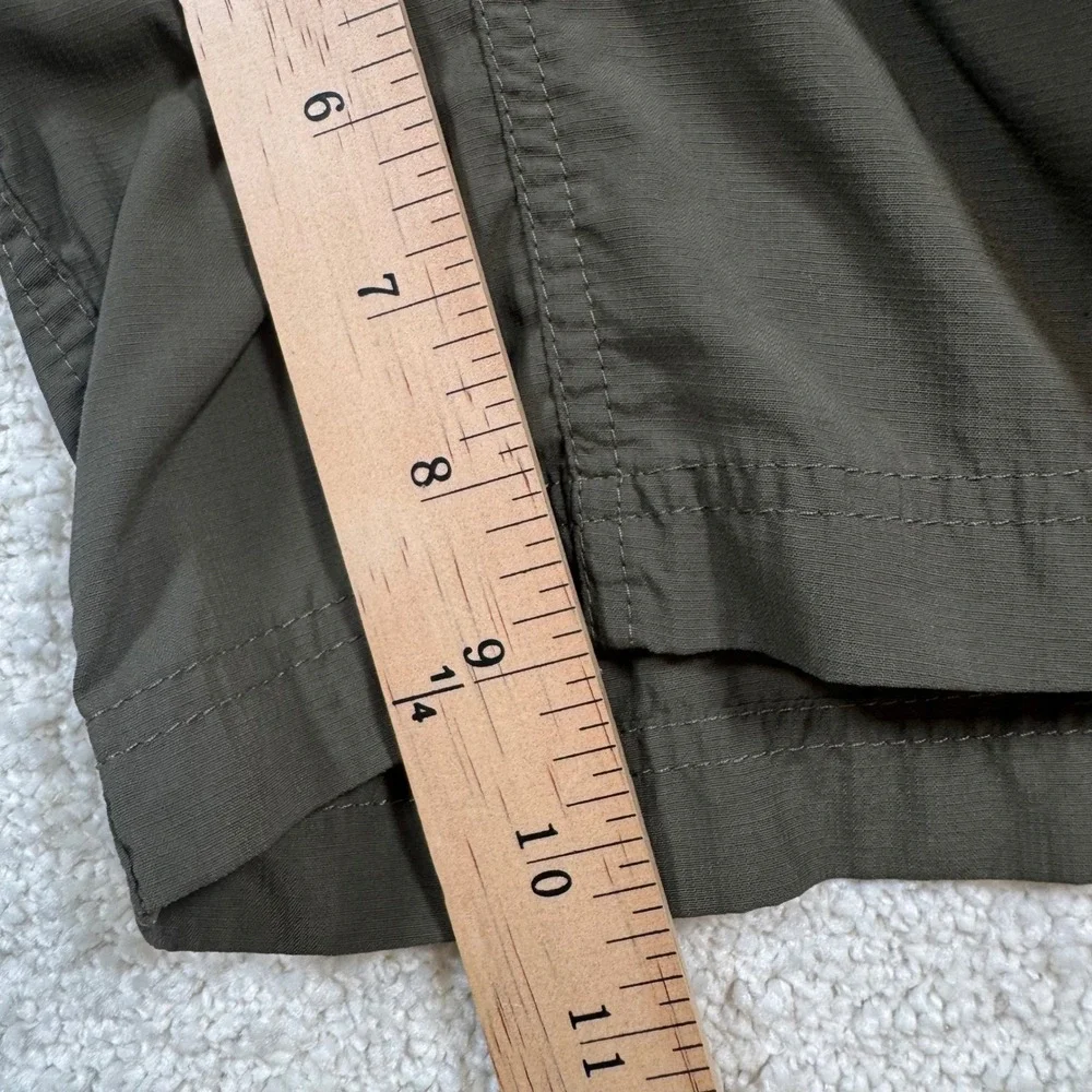 The North Face Cargo Shorts Mens XL Green Ripstop Hiking Outdoor